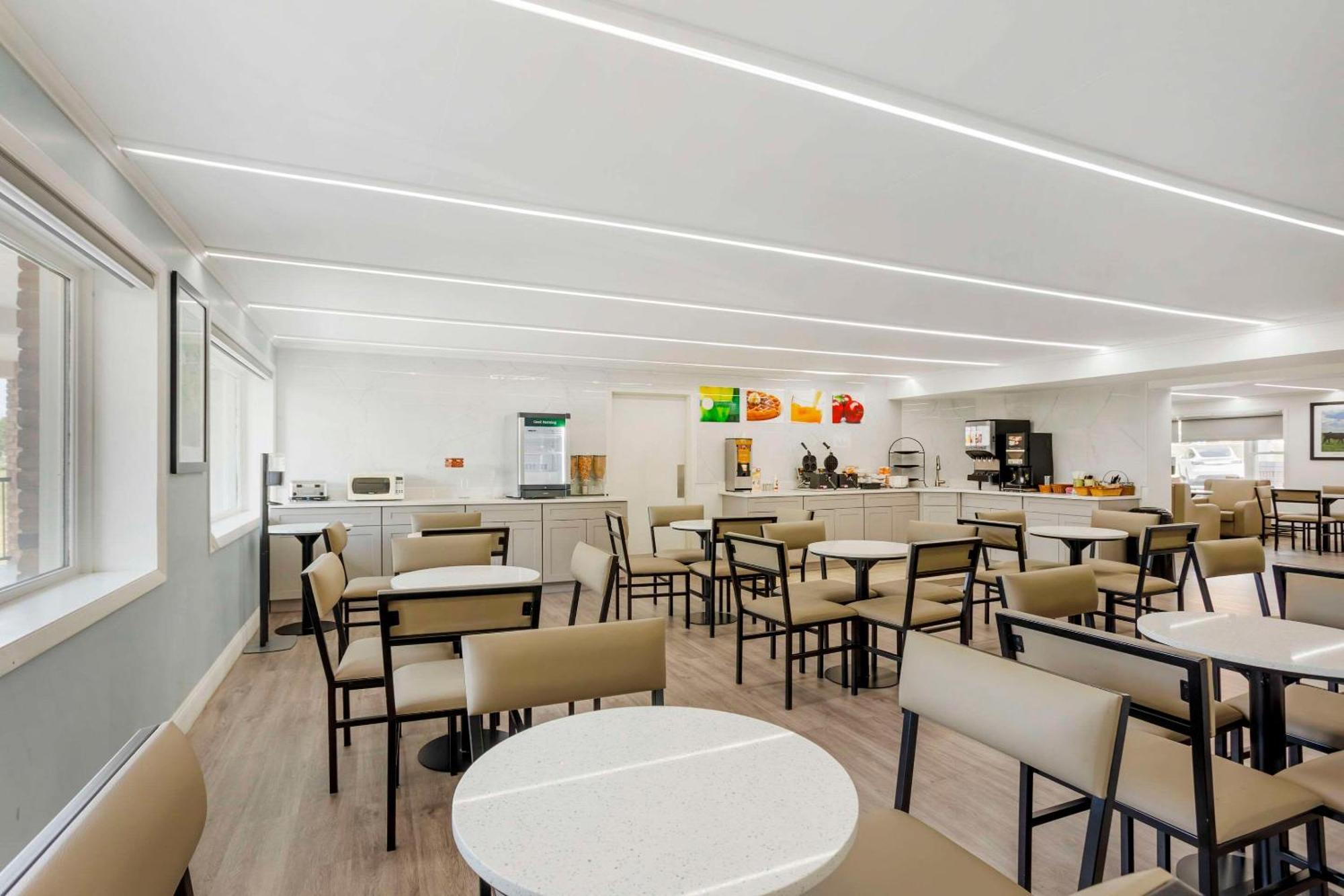 Quality Inn Smoketown  Экстерьер фото